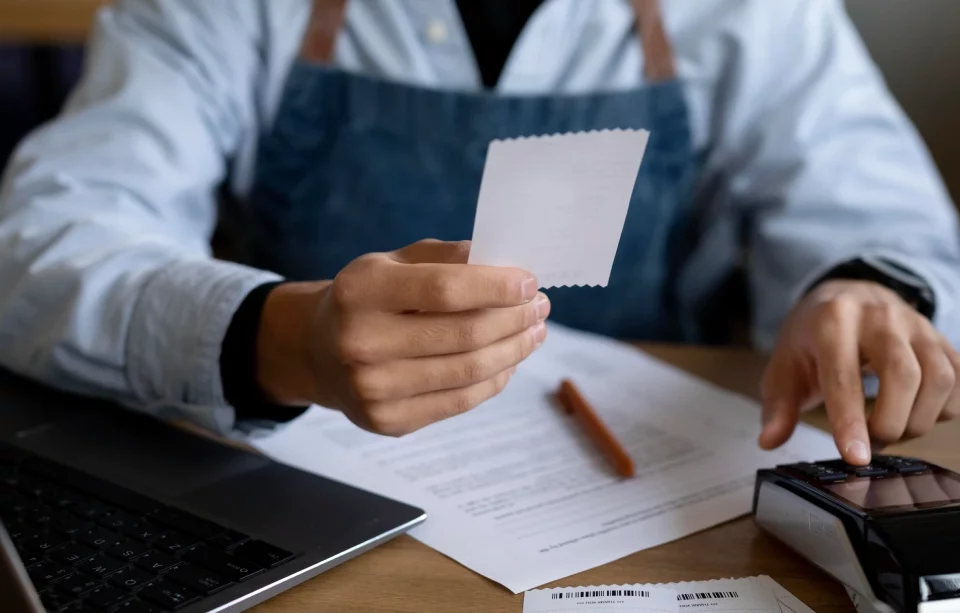 Comment comptabiliser les débours et les refacturations de frais